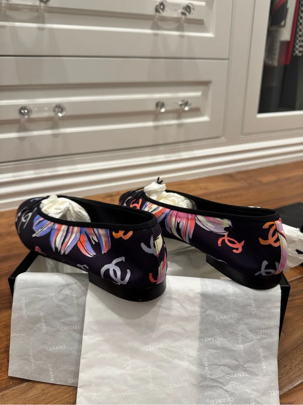 CHANEL 2024 Interlocking CC Logo Multicolor Ballet Flats 40.5 C or Wide
